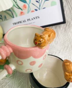 Taza de <span class=keywords><strong>Café</strong></span> de Porcelana Pintada a Mano con Diseño Único 3D de Gatito, Linda, Apta para Alimentos, Reutilizable, con Logotipo Personalizado, Gran Venta - Product Image 5