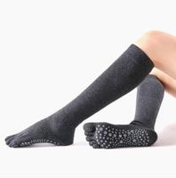 Chaussettes de yoga antidérapantes à cinq doigts avec séparateurs de doigts et grip, chaussettes de compression protectrices pour le Pilates, la barre, la danse et le fitness