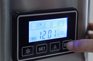 Une machine à glaçons portable qui intègre une pompe à eau à compresseur et des fonctions de fabrication de glace, adaptée à divers scénarios - Product Image 6