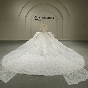 GT26017 Vestido de Novia Moderno de Gala, Largo hasta el Suelo, Manga Larga, Escote Corazón, Satén, con Pedrería y Lentejuelas, Cola Capilla - Product Image 6