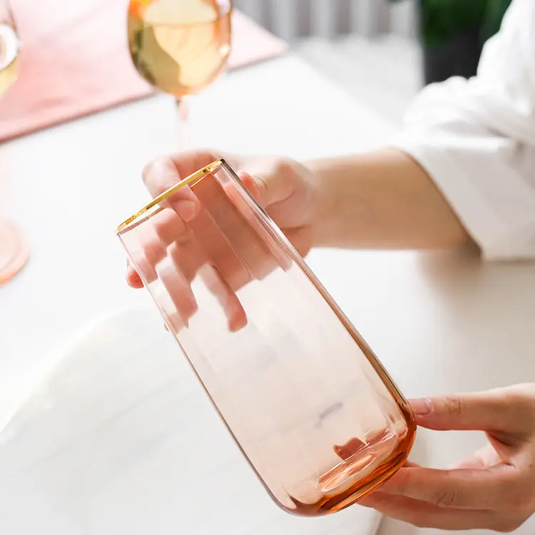 उच्च गुणवत्ता अद्वितीय सजावटी रचनात्मक वैयक्तिकृत हल्का गुलाबी सोना रिम शैम्पेन ग्लास