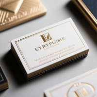 Brochure personnalisée en gros avec conception gratuite, estampage à chaud or, finition givrée en carton UV, impression offset couleur CMYK, impression de noms et numéros.