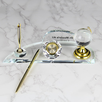 Porte-stylo de table de bureau en cristal personnalisé de luxe avec horloge support de globe en cristal décoration de bureau de bureau