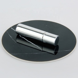 Listo para enviar Envase cosmético Botella de suero de aceite esencial 5ml Gold Siver Rollo de vidrio negro en botellas de perfume con rodillo de acero - Product Image 6