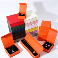Boîtes cadeaux magnétiques de luxe personnalisées avec logo YZ Wholesale, boîtes en papier, sacs d'emballage cadeau pour collier et bague