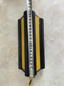 Calzo de rueda de avión de goma negra con forma de triángulo duradero de alta resistencia, gran oferta, 2017 - Product Image 4