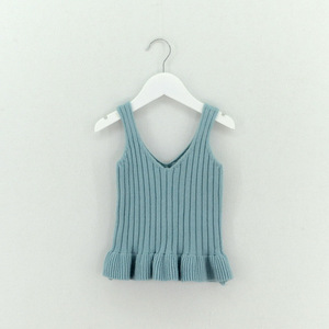 Suéteres sin mangas para niños de marca Stock Kid's, con patrones de punto gratuitos y máquina de tejer. - Product Image 4