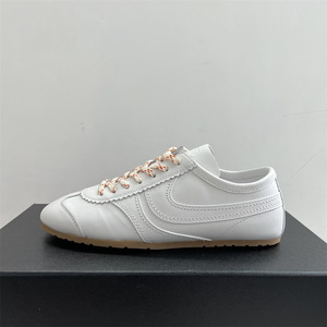 Nouvelle tendance mode femme printemps/été 2026 : Chaussures plates en cuir couleur argent pour femme, style sport et décontracté - Product Image 4