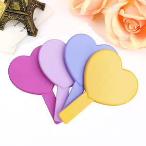 Miroir cosmétique de voyage en plastique avec logo personnalisé poignée marque privée miroir de maquillage de beauté portable mignon en forme de coeur - Product Image 3