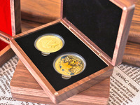 Boîte à cadeaux en bois de noyer noir pour collection de médailles commémoratives à double pièce rétro, boîte à badges pour pièces anciennes