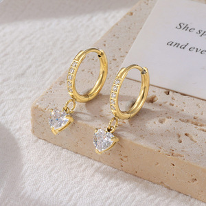 Pendientes de tuerca de moissanita VVS GRA de corte redondo con diseño de cola de pez de líneas simples, rellenos de oro de 14K, joyería de uso diario para mujer - Product Image 4