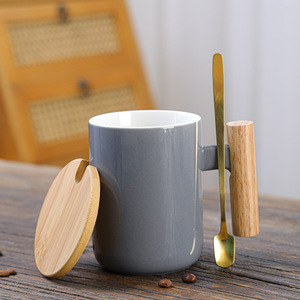 Mug à café en céramique nordique avec poignée en bois, mug en céramique avec couvercle et cuillère, porcelaine M - Product Image 2