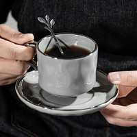 Ensembles de soucoupe en porcelaine OEM de luxe moderne et personnalisé le plus vendu meilleur cadeau tasses en céramique personnalisées