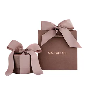 SESI tas hadiah pernikahan pegangan belanja mewah desain Logo kustom kotak perhiasan kemasan tas kertas dengan pita