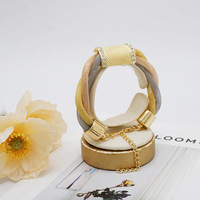 Vente en gros 18K Ensemble de bijoux de fête trois couleurs style personnalité extravagante Collier élégant Boucles d'oreilles Bague Bracelet pour fiançailles