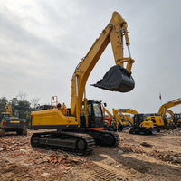 Excavatrice sur chenilles de 39 tonnes E6395H, flèche renforcée, pour travaux lourds, destinée aux opérations de chargement de roches dans les mines et les carrières.