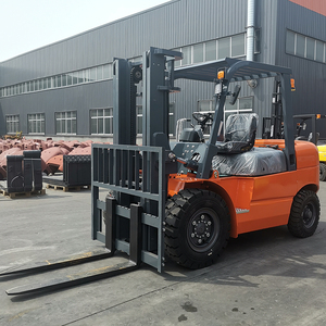 מלגזה דיזל יעילה, זולה וחזקה עם צמיגים פנאומטיים, 5 טון, 4X4, בעלת כושר נשיאה של 7 טון למכירה - Product Image 4