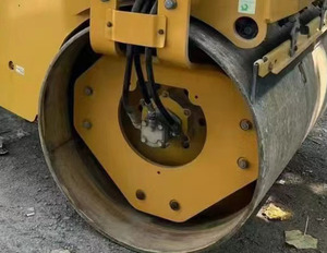 Promo Panas <span class=keywords><strong>CAT</strong></span> CC34B <span class=keywords><strong>Roller</strong></span> Compactor Bekas Asli Caterpillar Double Drum <span class=keywords><strong>Roller</strong></span> 4 Ton Mini Road <span class=keywords><strong>Roller</strong></span> Bekas - Product Image 3