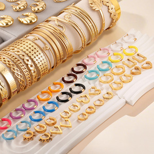 Custom Minimalist Gold Colourful 316 Stainless Steel C Shape Chunky <strong>Hoop</strong> <strong>Earrings</strong> <strong>for</strong> <strong>Women</strong> Fashion <strong>Hoop</strong> Earings Jewelry - Product Image 3