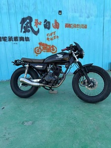 Petite <span class=keywords><strong>moto</strong></span> rétro de performance de 200 cm3 avec freins à disque avant et arrière - Product Image 2