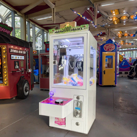 Machine à griffes miniature en vente chaude, attrape-poupée, jeu d'arcade avec peluche, jeux à pièces, méga machine à griffes à moins de 100 dollars