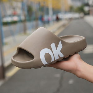 รองเท้าแตะผู้ชายแบบหนาพิเศษ วัสดุ EVA สำหรับฤดูร้อน รุ่นใหม่ ขายส่ง ใส่ได้ทั้งในบ้านและนอกบ้าน กันลื่น แฟชั่น - Product Image 2