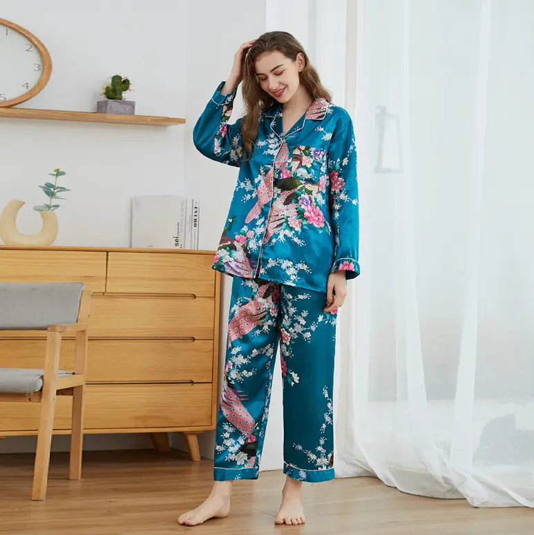 Fabriek Directe Verkoop Vrouwen Hot Stijl Pauw Satijnen Pyjama Pak Homewear Voor Slaap