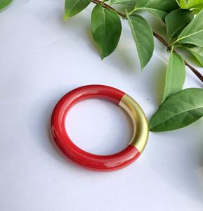 Bracelet manchette en corne de buffle véritable poli à la main, style vintage, artisanat Minh Giang – Accessoire audacieux, traditionnel et naturel pour elle - Product Image 1