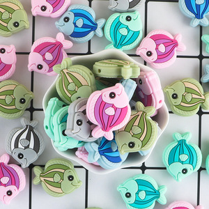 Cuentas de mordedor para dentición de bebé de silicona Narwhal de grado alimenticio - Product Image 4