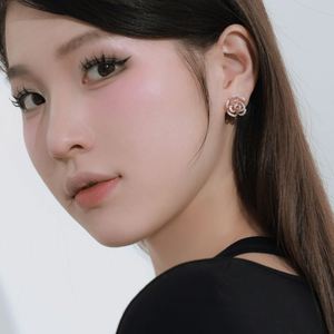 Pendientes de Plata S925 con Baño de Rodio y Oro Rosa, Diseño de Camelia Hueca con Circonita Cúbica 5A, Forma de Rosa, Estilo Lujo Ligero Dylam - Product Image 2