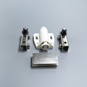 Poignée magnétique sans clip pour porte de placard en métal de 1,5 mm avec charnière à bascule Jinfa - Product Image 2