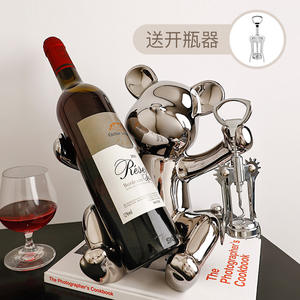 2026 Vente en gros Meuble à <span class=keywords><strong>vin</strong></span> de luxe haut de gamme en forme d'ours, style animalier créatif, émaillé rouge, ornement décoratif lumineux pour salon et maison - Product Image 1