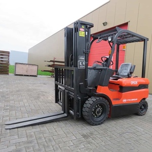 Chariots élévateurs neufs de 3 tonnes YTO Truck CPCD30 pour travaux - Product Image 4