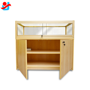 Vetrina per <span class=keywords><strong>Gioielleria</strong></span> <span class=keywords><strong>di</strong></span> <span class=keywords><strong>Lusso</strong></span> con Illuminazione LED, Vetro Temperato, Telaio Dorato, Arredamento Elegante ed Ecologico - Product Image 2