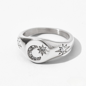 Cincin Eropa Amerika Desain Bintang Bulan Gaya Fashion Mewah Ringan Elegan Baja Anti Karat Lapis Emas Polos - Product Image 3