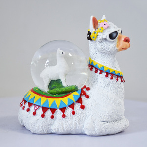Personalizada interior 3D resina <span class=keywords><strong>personas</strong></span> figura acrílico patrón cristal agua nieve Bola Acrílico plástico foto recuerdo regalo barato globo de nieve - Product Image 4