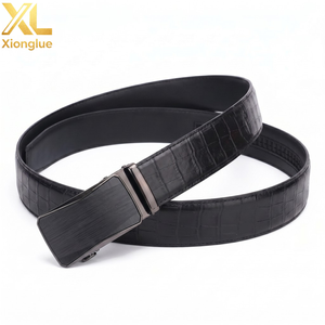 <span class=keywords><strong>Cintura</strong></span> da <span class=keywords><strong>Donna</strong></span> Personalizzata in Vera Pelle <span class=keywords><strong>Bordeaux</strong></span> con Ricamo Floreale, Fibbia Quadrata in Metallo e Cuciture a Contrasto in Pelle Bovina - Product Image 3