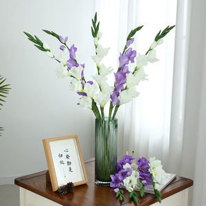 Fleurs artificielles de gladiolus blanches et violettes, 8 têtes, haute simulation, décoration pour la maison et les mariages, fleurs en soie plastique - Product Image 1