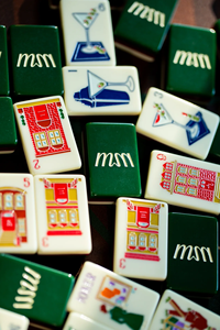 Tuiles de Mahjong Américaines Modernes de Luxe en Acrylique Vert <span class=keywords><strong>4</strong></span> Couches 1,5 po, Pliables, de Haute Qualité, Durables et Écologiques, Modèle <span class=keywords><strong>Empire</strong></span> State - Product Image 3