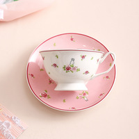 Tasse à café en céramique rose avec soucoupe, motif lapin mignon et floral, tasse cœur pour filles, cadeau pour filles, dessin animé de niche haut de gamme