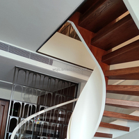 Escaliers hélicoïdaux d'intérieur en bois de luxe modernes facile à installer Escaliers commerciaux en colimaçon en verre de villa avec un excellent design