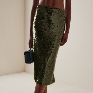 <span class=keywords><strong>Jupe</strong></span> <span class=keywords><strong>crayon</strong></span> midi glamour olive foncé ornée de sequins, taille <span class=keywords><strong>haute</strong></span> ajustée pour femme, idéale pour les soirées et événements. - Product Image 2