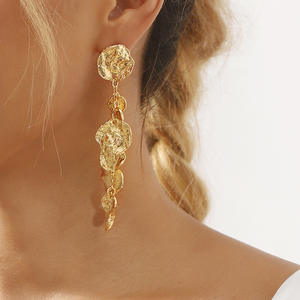 HL มาใหม่แฟชั่นหรูหรา18K ต่างหูโลหะรูปทรงเรขาคณิตแบบยาวจี้แผ่นกลม - Product Image 2