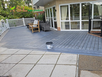 Planche de terrasse carrée en WPC d'extérieur, texture 3D embossée, installation par clipsage, imperméable, ignifuge, design européen pour jardin