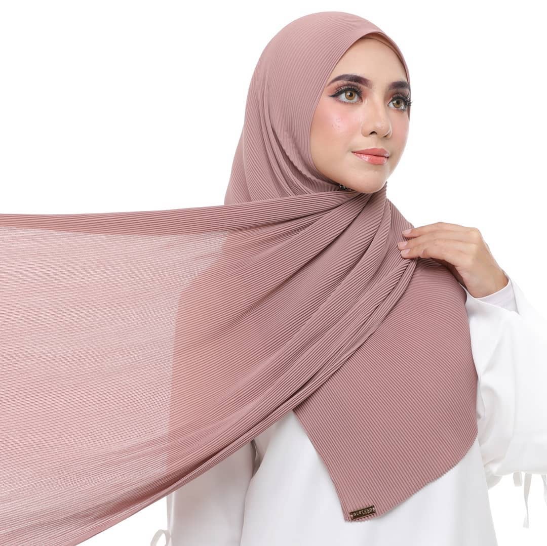 Lightweight Scarf Pleated Triangle Scarf Pom Pom Pleated Scarf