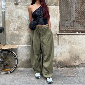 Женские брюки-карго в стиле ретро