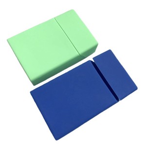 Caja de Almacenamiento de Cigarrillos Rectangular Portátil de Silicona, Superficie Pulida, Grabado Láser, Logotipo Personalizable, Diseño Clásico, Cierre con Bloqueo - Product Image 1