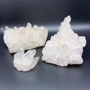 Vente en gros de grappes de quartz clair, style Feng Shui, pierre brute avec spécimen de cristal brut poli pour la décoration intérieure - Product Image 2