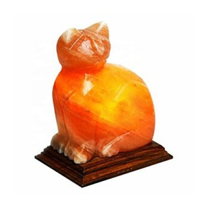 โคมไฟเกลือหิมาลัยสีชมพูอ่อนรูปแมวแกะสลักที่ดีที่สุดในรูปแบบฮวงจุ้ยจากวิสาหกิจ sian-งานฝีมือธรรมชาติ - Product Image 1