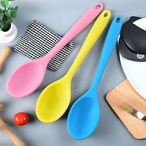 ชุดช้อนซิลิโคน 4 ชิ้น สีพาสเทล อุปกรณ์ทำอาหารทนความร้อนสำหรับใช้ในครัว - Product Image 2